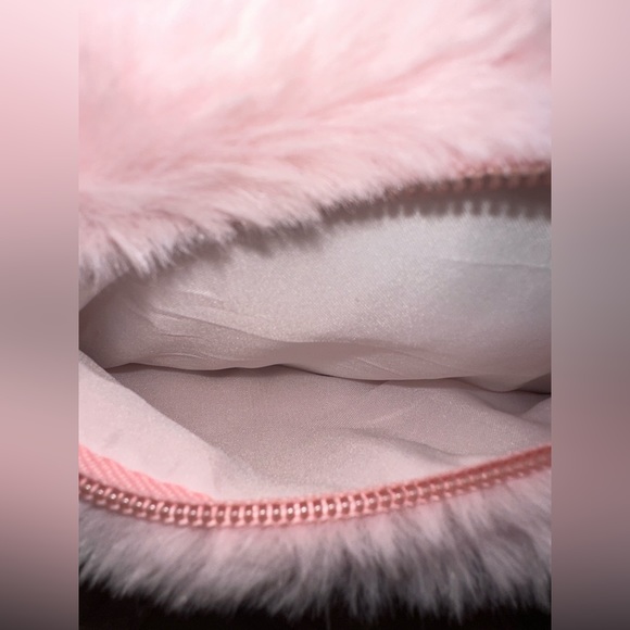 Hello Kitty Purse - Picture 7 of 8